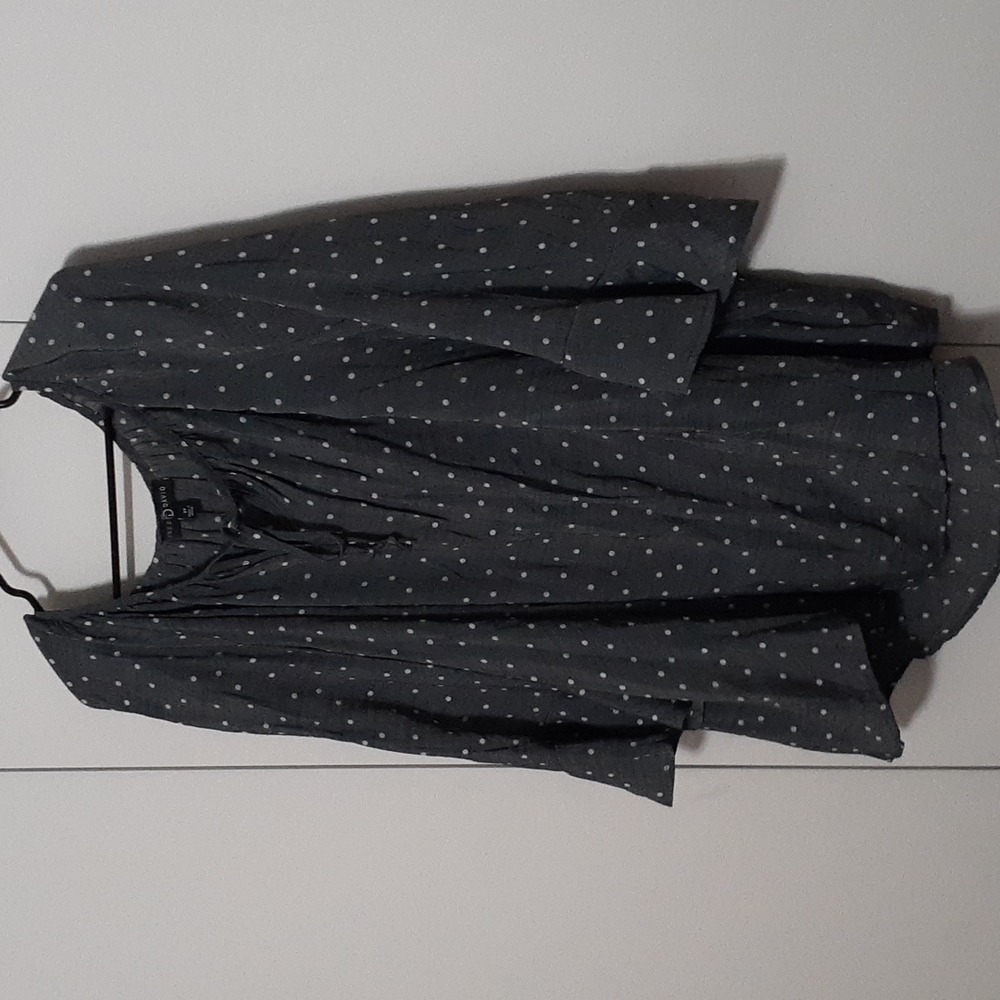 Polka-dot peasant top. 3x